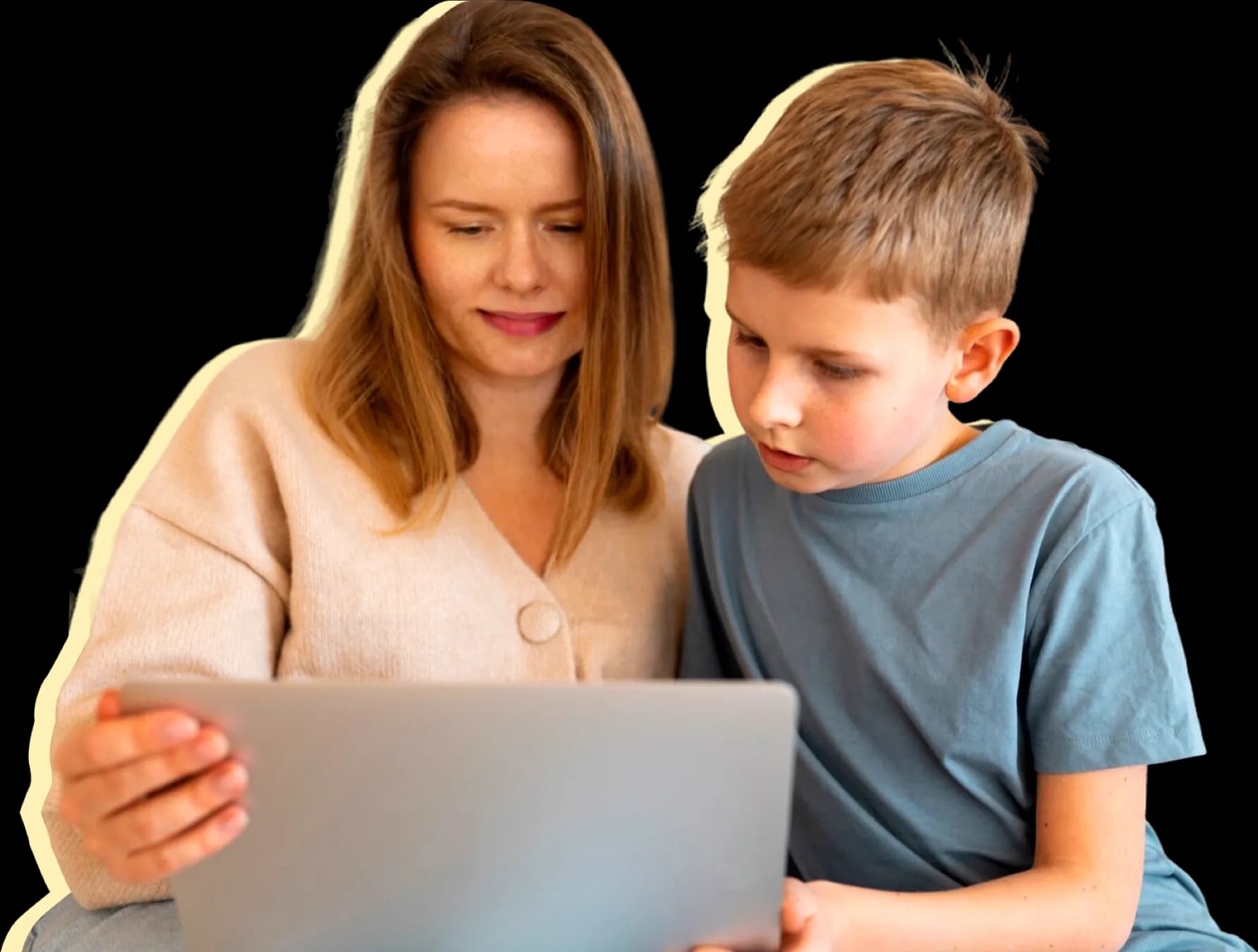 Erwachsene Person schaut mit einem Kind auf einen Bildschirm