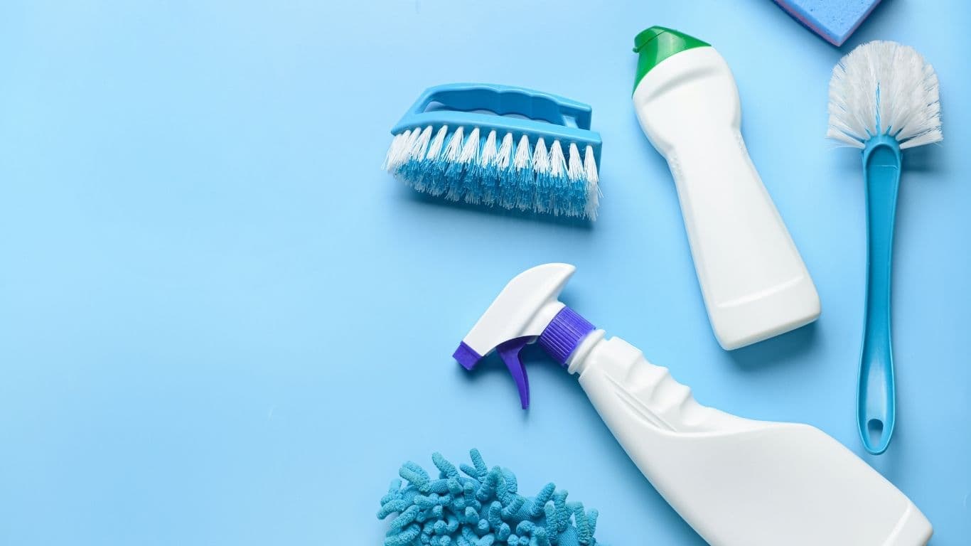 Pflege- und Reinigungsmittel